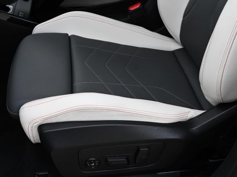 Certified 2025 BMW X2 xDrive28i image 26