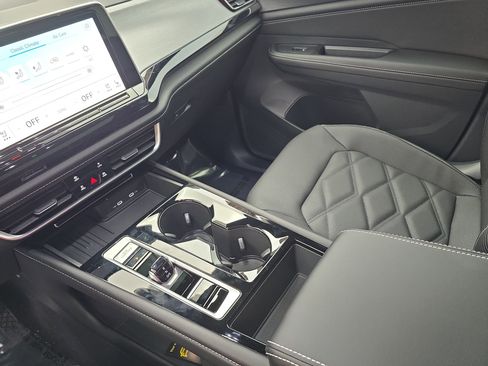 New 2026 Volkswagen Atlas Cross Sport SE AWD/4WD image 24