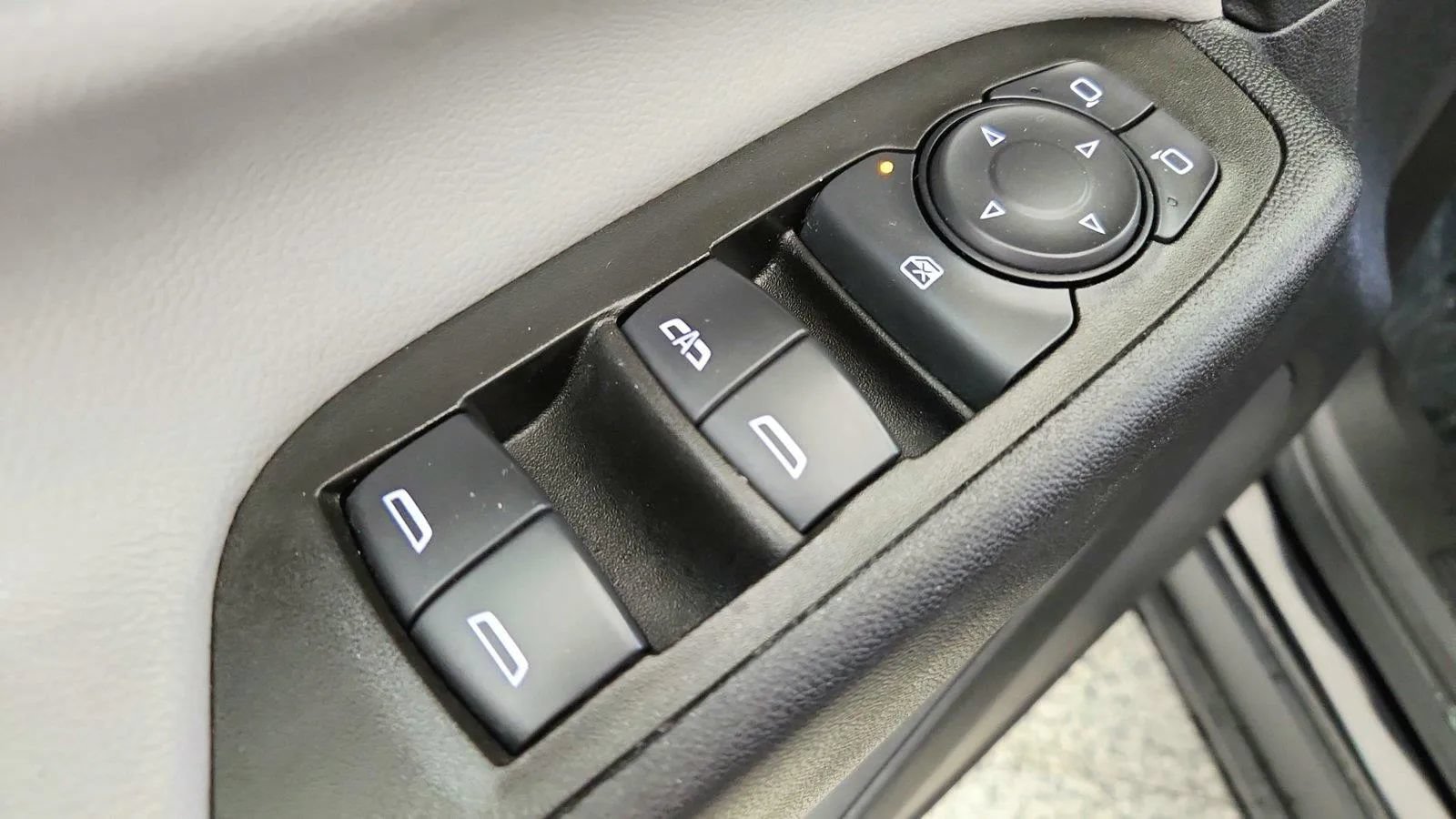 Used 2023 Chevrolet Equinox LS w/ LS Convenience Package FWD image 23