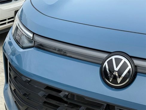 New 2026 Volkswagen Tiguan SE image 3