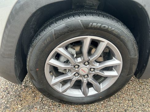 Used 2024 GMC Terrain SLT FWD image 4