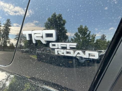 Used 2019 Toyota 4Runner TRD Off-Road Premium AWD/4WD image 16