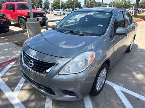 Used 2012 Nissan Versa SV w/ Convenience Pkg FWD image 3