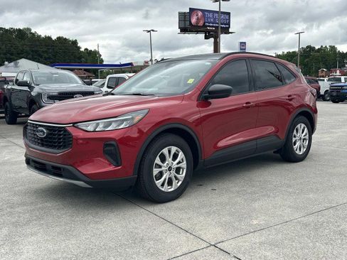 Used 2025 Ford Escape Active w/ Tech Pack #1 FWD image 3
