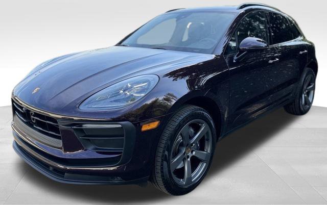 Used 2025 Porsche Macan AWD/4WD image 3