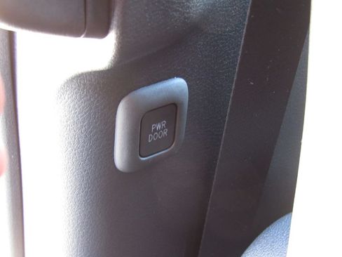 Used 2026 Toyota Sienna XSE AWD/4WD image 37