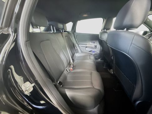 Used 2025 Mercedes-Benz GLA 250 image 27