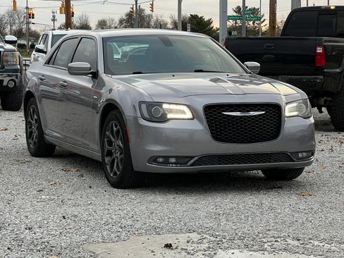 Used 2018 Chrysler 300 S image 1