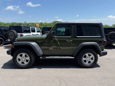 Used 2022 Jeep Wrangler Sport AWD/4WD image 6