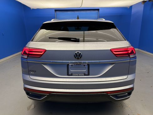 Certified 2022 Volkswagen Atlas Cross Sport SE w/ Panoramic Sunroof Package FWD image 6