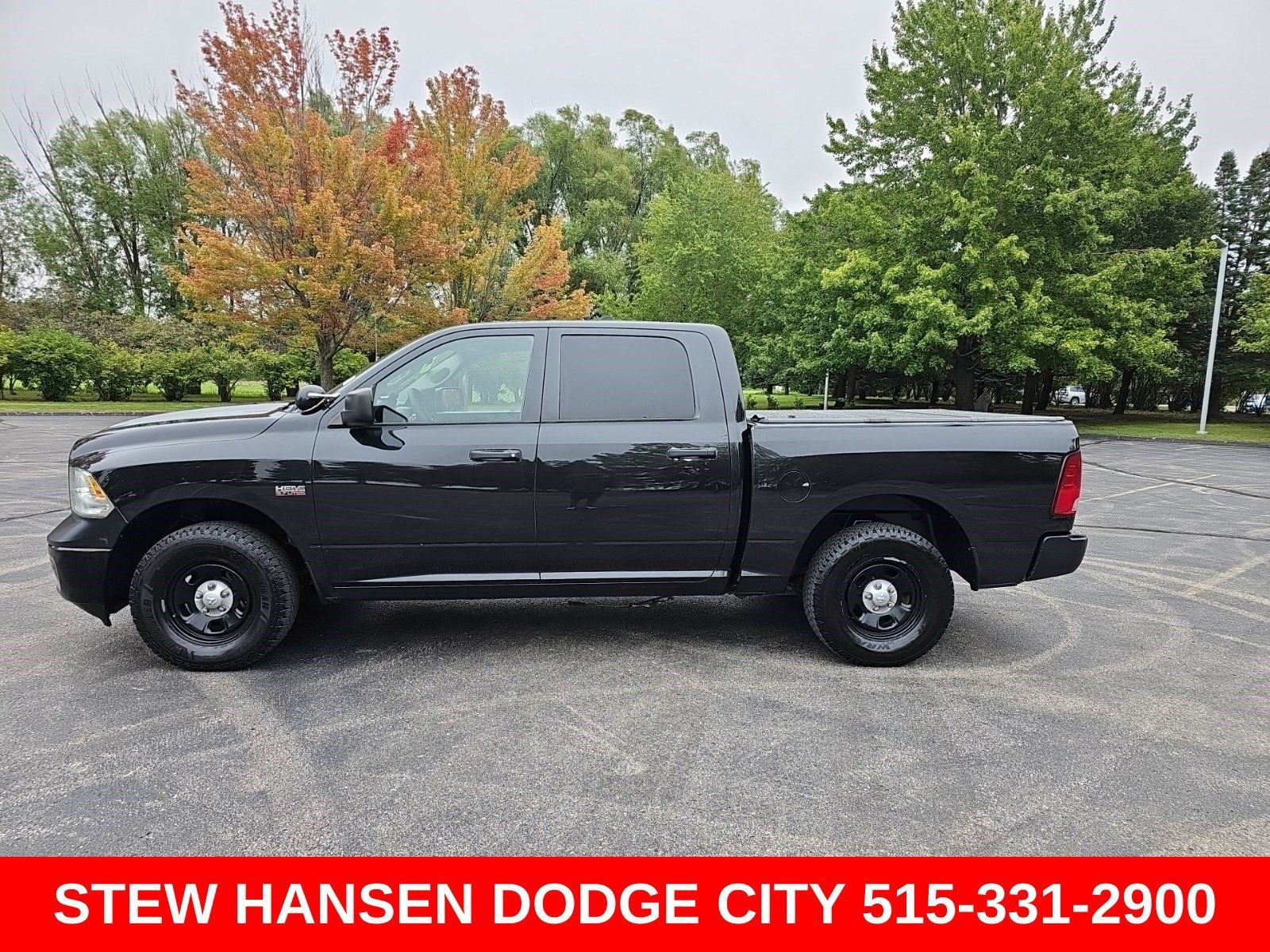 Used 2016 RAM 1500 4x4 Crew Cab image 1