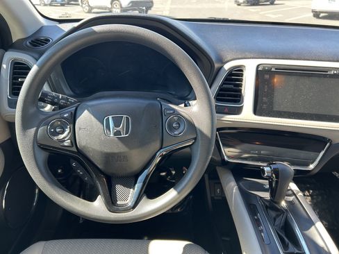 Used 2017 Honda HR-V EX image 6