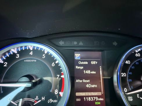 Used 2017 Toyota Highlander Limited Platinum image 11