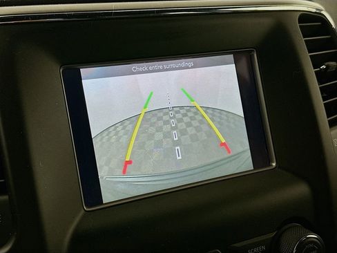 Certified 2021 Jeep Grand Cherokee Laredo w/ Security & Convenience Group image 19