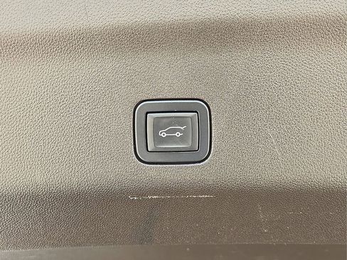 Used 2024 GMC Yukon Denali image 16