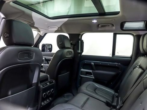Used 2022 Land Rover Defender 110 SE AWD/4WD image 11