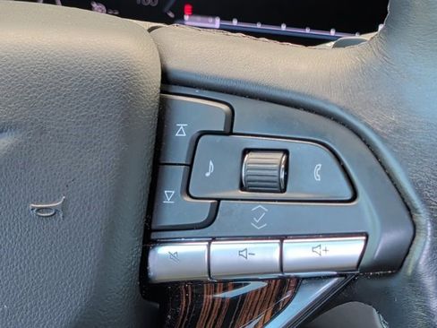 Certified 2021 Cadillac Escalade Premium Luxury image 8