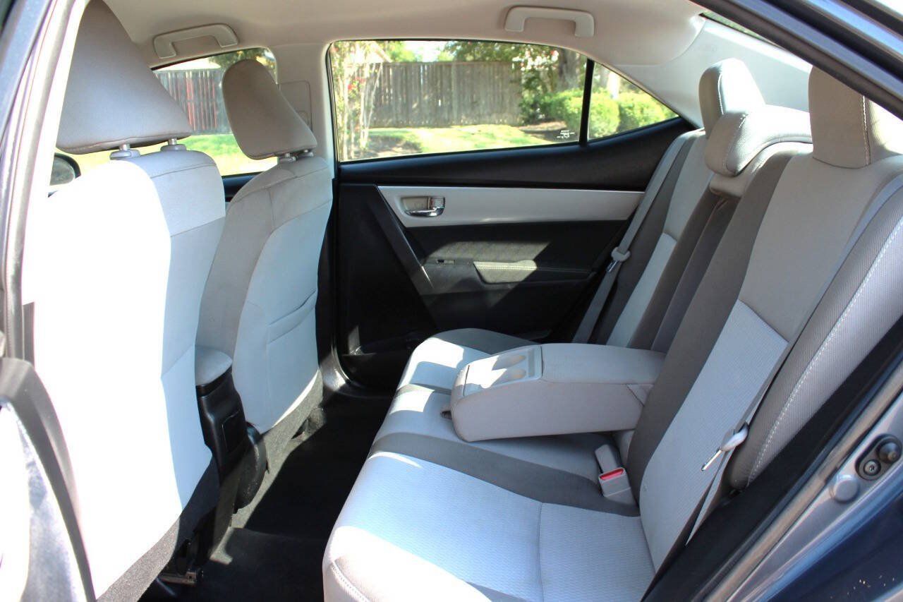 Used 2017 Toyota Corolla LE FWD image 12