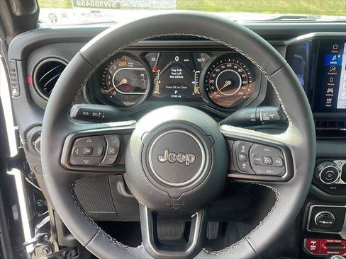 Certified 2025 Jeep Wrangler Rubicon AWD/4WD image 25