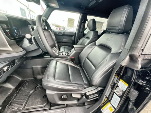 New 2025 Ford Bronco Badlands image 13