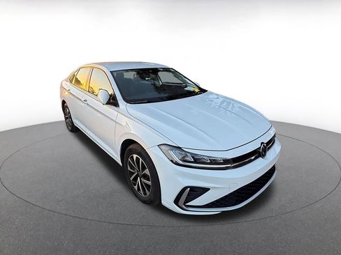 Used 2025 Volkswagen Jetta S image 2