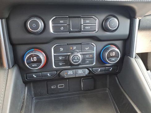 Used 2022 Chevrolet Tahoe LT w/ Luxury Package AWD/4WD image 21