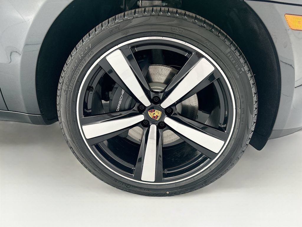 Used 2026 Porsche Macan AWD/4WD image 32