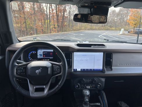 Used 2023 Ford Bronco Outer Banks image 11