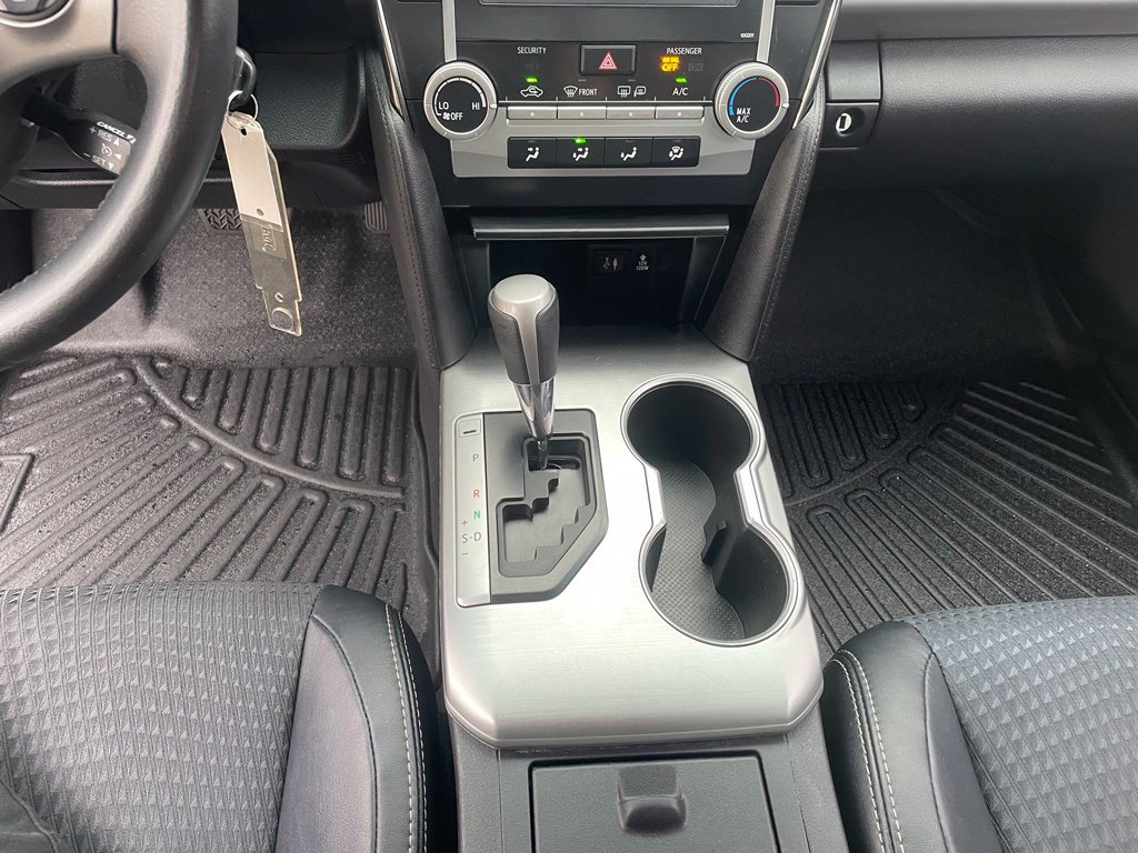 Used 2014 Toyota Camry SE FWD image 23