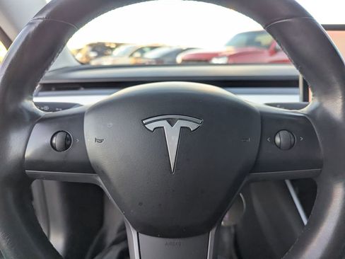Used 2018 Tesla Model 3 image 18