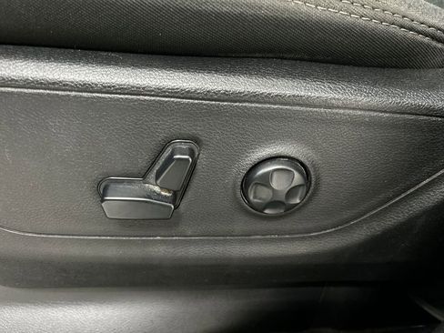 Used 2020 RAM 1500 Big Horn AWD/4WD image 10