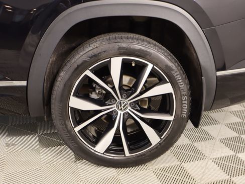 Used 2024 Volkswagen Atlas SEL Premium R-Line image 20