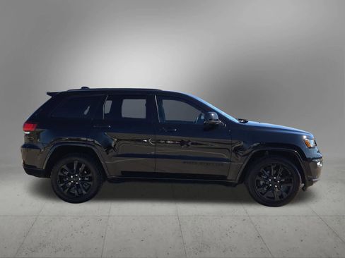 Used 2019 Jeep Grand Cherokee Altitude image 7
