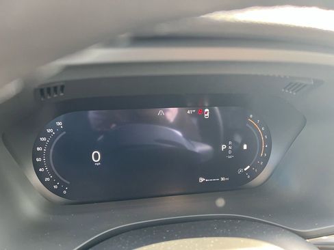 New 2026 Volvo XC60 B5 Ultra w/ Protection Package Premier AWD/4WD image 13