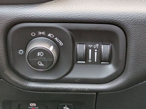 New 2026 RAM 1500 Laramie AWD/4WD image 17