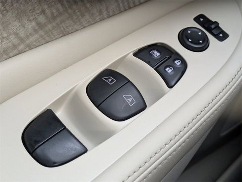 Used 2019 Nissan Murano SV image 24