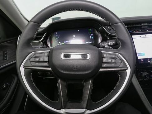 Used 2023 Jeep Grand Cherokee 4WD 4xe w/ Luxury Tech Group II image 36