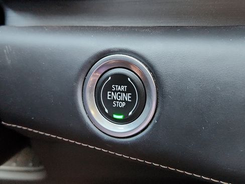 Used 2023 Cadillac Escalade ESV Premium Luxury Platinum image 16