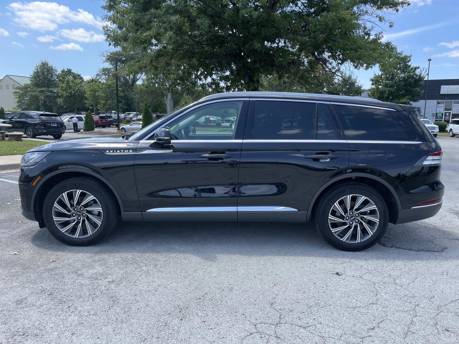 Certified 2026 Lincoln Aviator AWD image 6