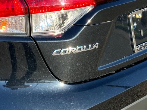 Used 2021 Toyota Corolla LE FWD image 31