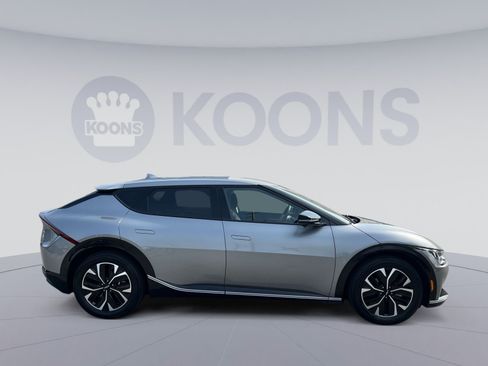 Used 2022 Kia EV6 Wind w/ Wind Technology Package AWD/4WD image 8