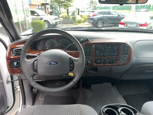 Used 2003 Ford F150 XLT AWD/4WD image 8