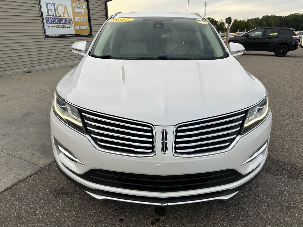 Used 2017 Lincoln MKC Reserve w/ Lincoln MKC Climate Package AWD/4WD image 2