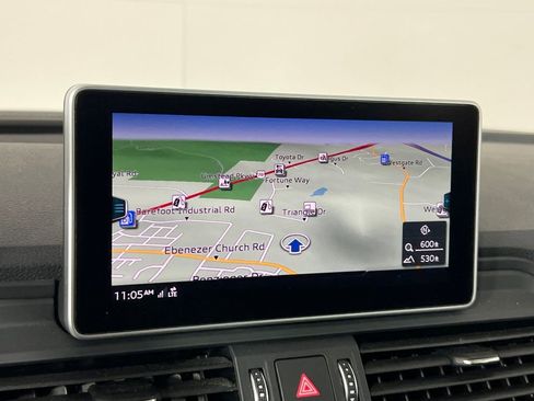 Used 2020 Audi Q5 e Premium Plus w/ Premium Plus Package image 38