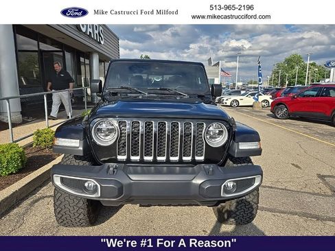 Used 2020 Jeep Gladiator Overland w/ Popular Equipment Package AWD/4WD image 2