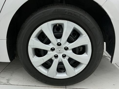 Used 2021 Toyota Corolla LE FWD image 44