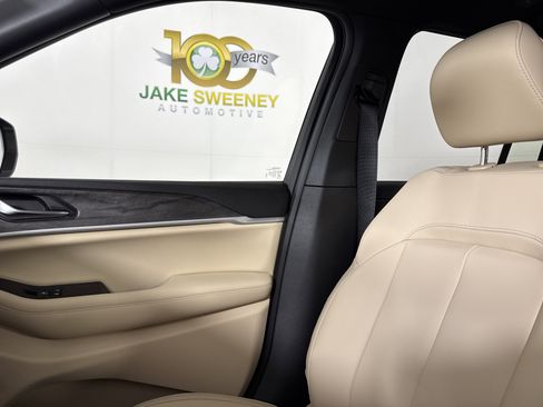 New 2025 Jeep Grand Cherokee Limited image 28