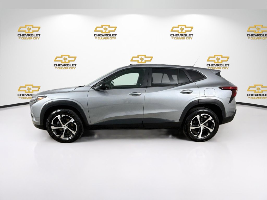 Used 2024 Chevrolet Trax RS w/ Driver Confidence Package FWD image 5