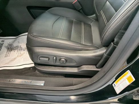 Used 2023 GMC Terrain Denali w/ Denali Premium Package image 12