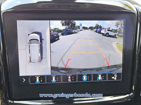 Used 2021 Chevrolet Traverse High Country AWD/4WD image 16
